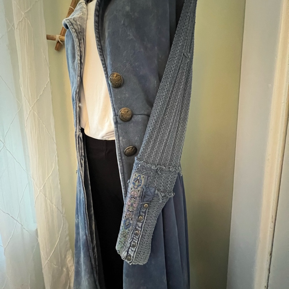 Beautiful jacket/duster. - Picture 2 of 4